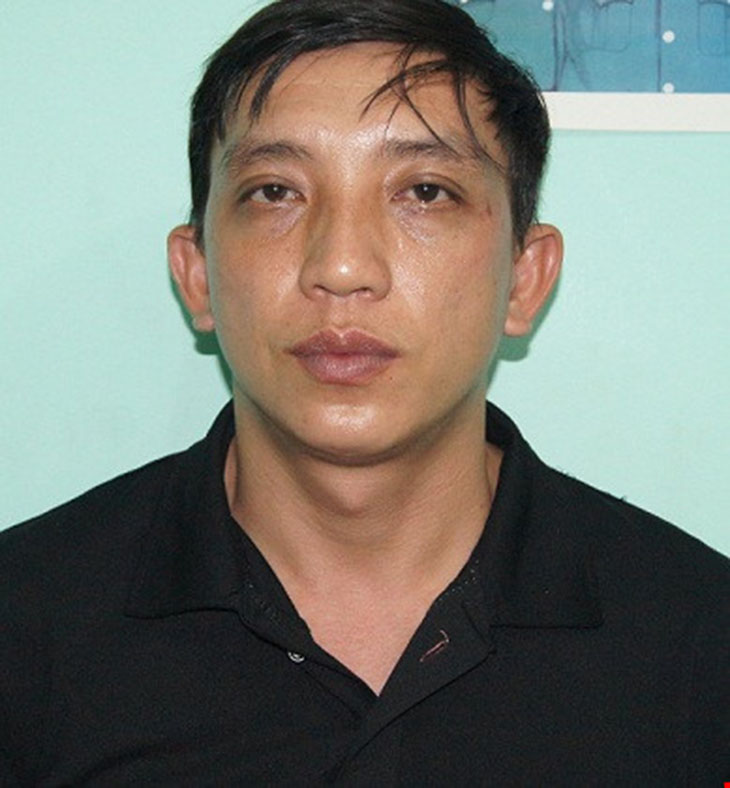 Mâu thuẫn khi đi hát karaoke, khách đâm chết nhân viên