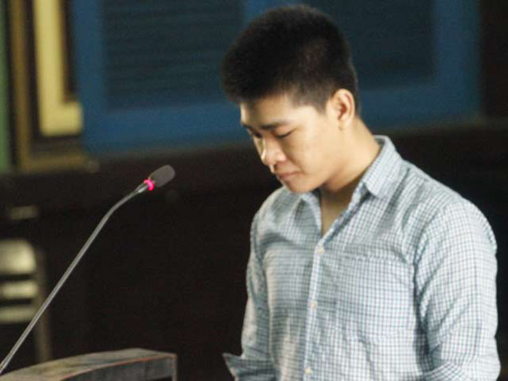 Nghịch tử 16 tuổi giết cha vì bị gọi về lúc đang uống rượu